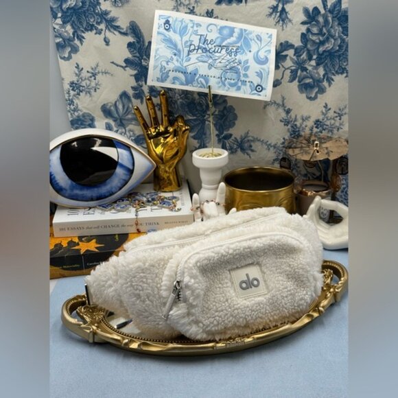 🆕 ALO YOGA 🧿 NWOT Sherpa Explorer Fanny Pack - Ivory - Picture 3 of 16